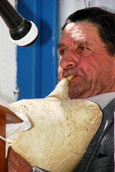 01-Τσαμπουνιάρης στη Νάξο